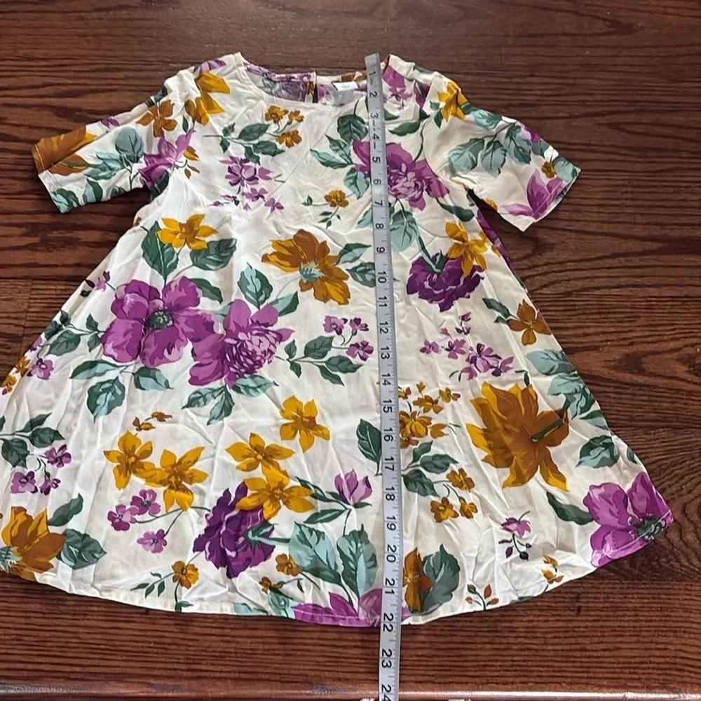 Old Navy toddle girls Floral Dress - Purple, Yellow, Green rayon 1/2 sleeve 3T
